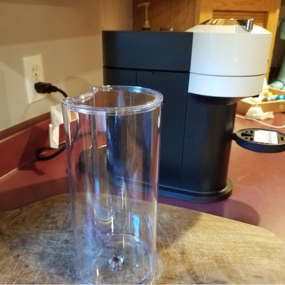 Nespresso Vertuo Next Coffee and Espresso Machine in White by D’Longhi - Picture 8 of 8